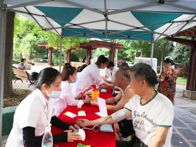 中世天合义诊进社区，服务人民送健康